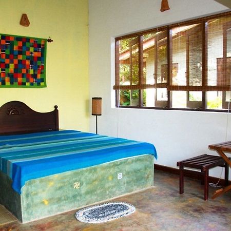 The Reef Beach Hotel Negombo Bagian luar foto