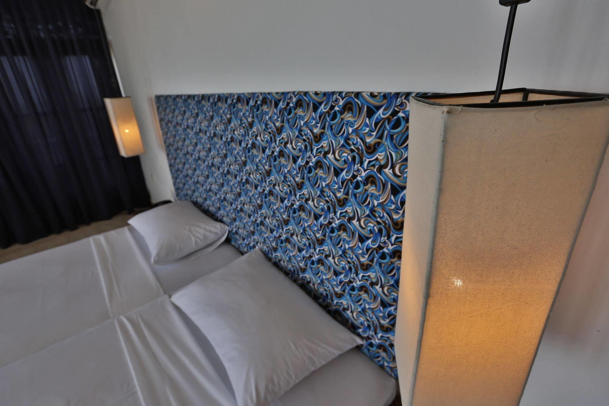 The Reef Beach Hotel Negombo Bagian luar foto